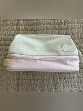 Lululemon dual compartment toiletry bag